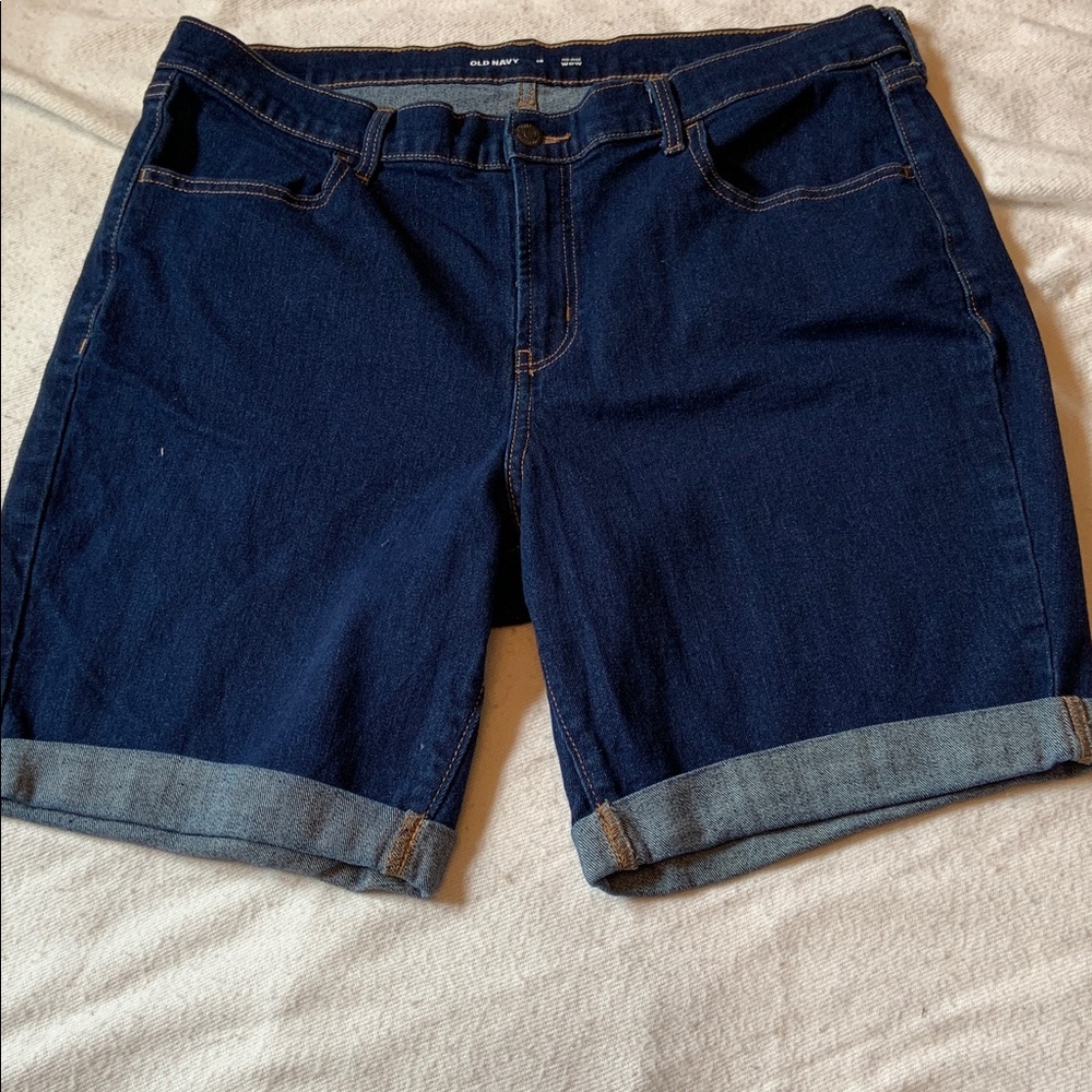 Old Navy WOW size 16 Bermuda length shorts stretched denim dark navy blue